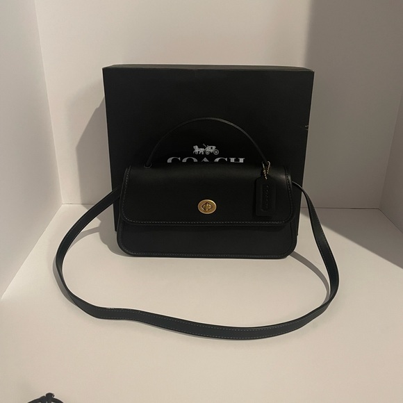 Coach Turn-lock Clutch- Black-NWT, dust bag and certificate of authenticity. - Picture 6 of 10